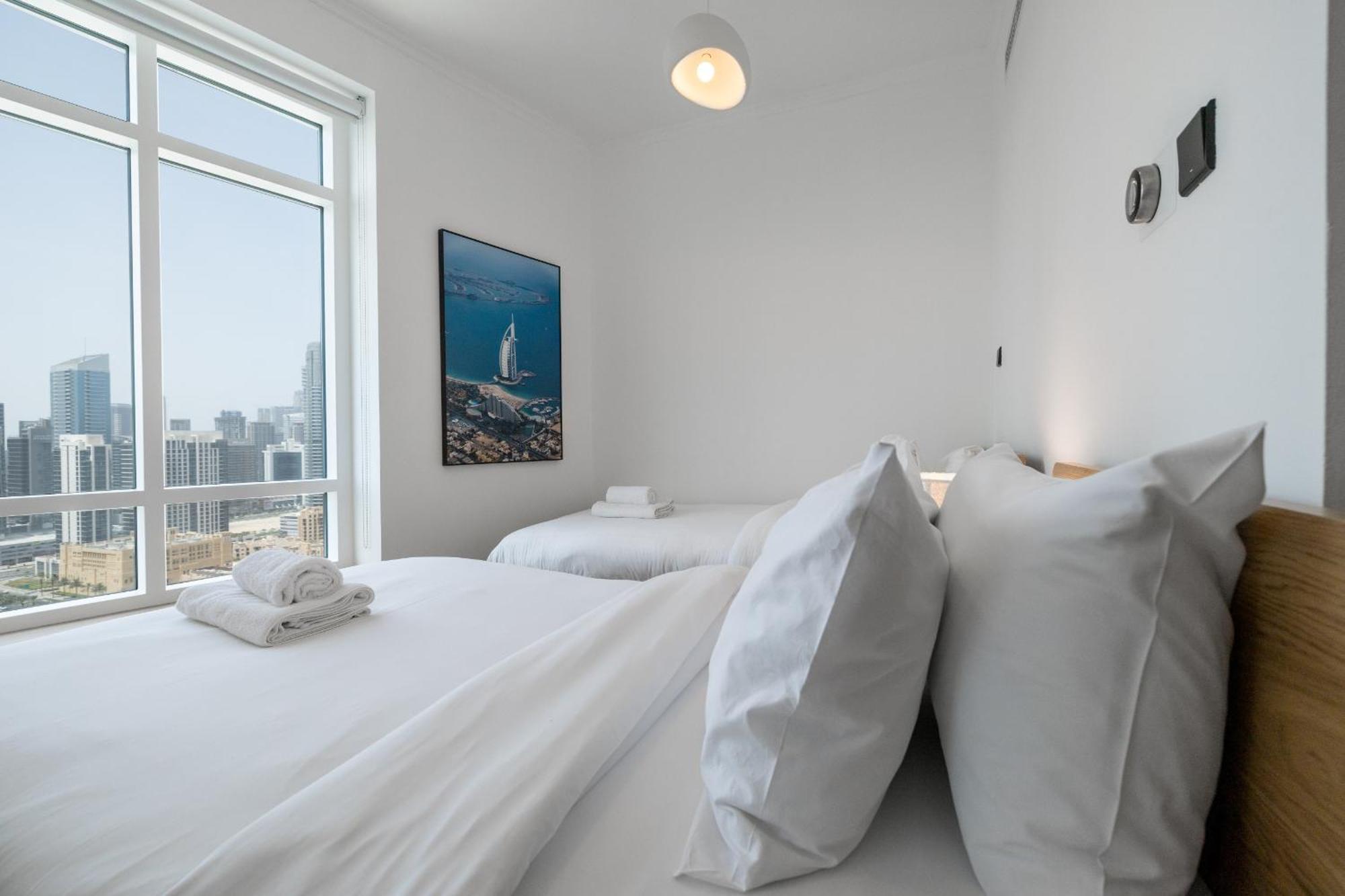 Upgraded Apartment With Stunning Burj Khalifa View Дубай Екстериор снимка